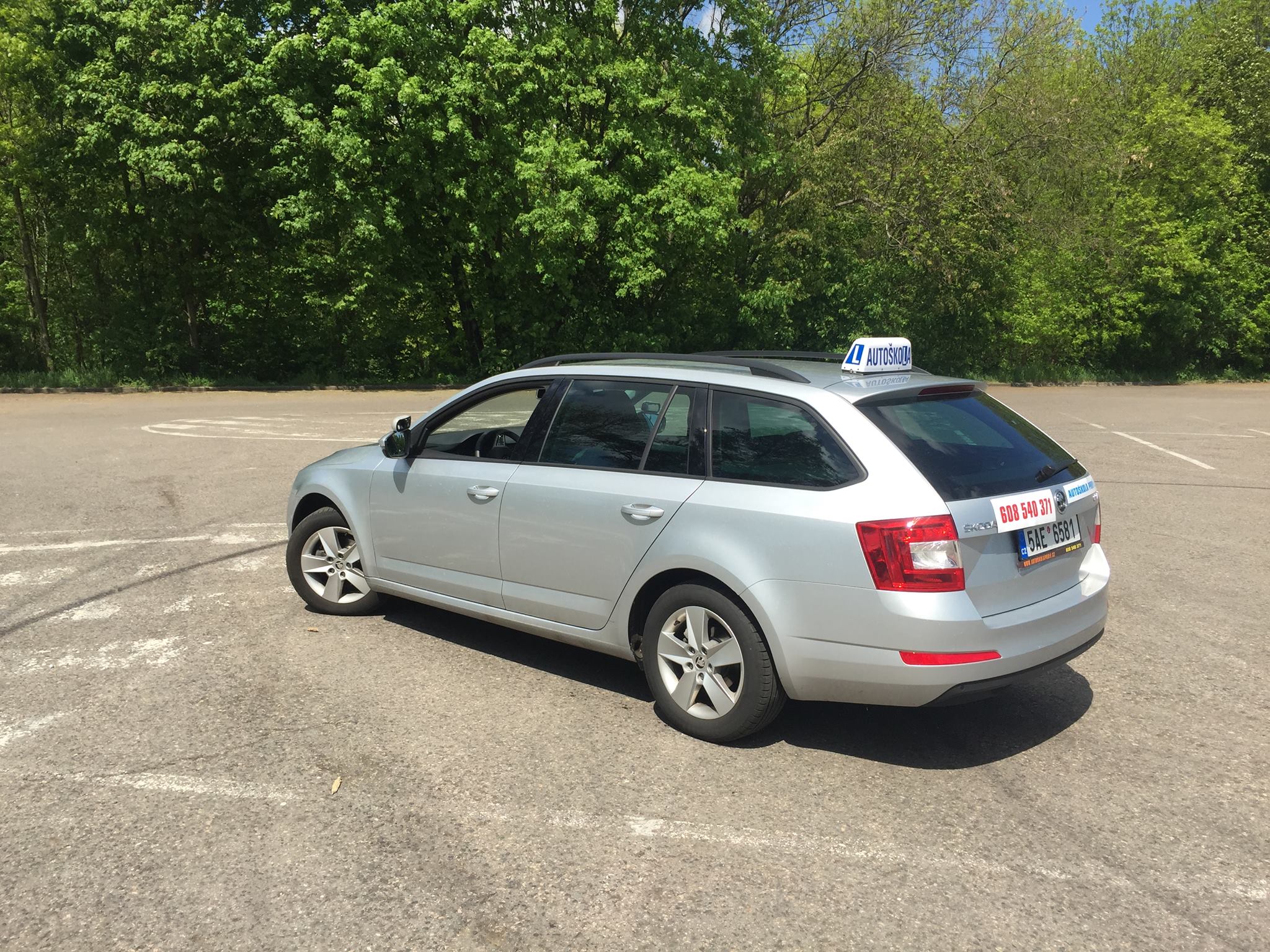 Začněte autoškolu v Hradci Králové ještě dnes